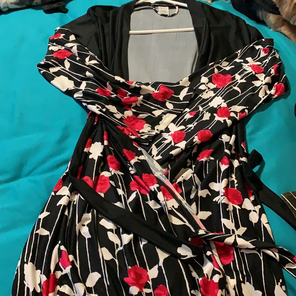 Floral,Beautiful pajama set NWT - Picture 3 of 4